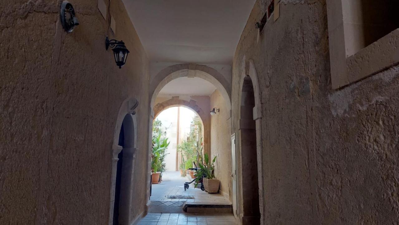 شقة La Casa Dei Gatti سيراكوزا المظهر الخارجي الصورة